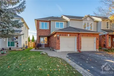 Att/Row/Townhouse in Orleans - Cumberland and Area
