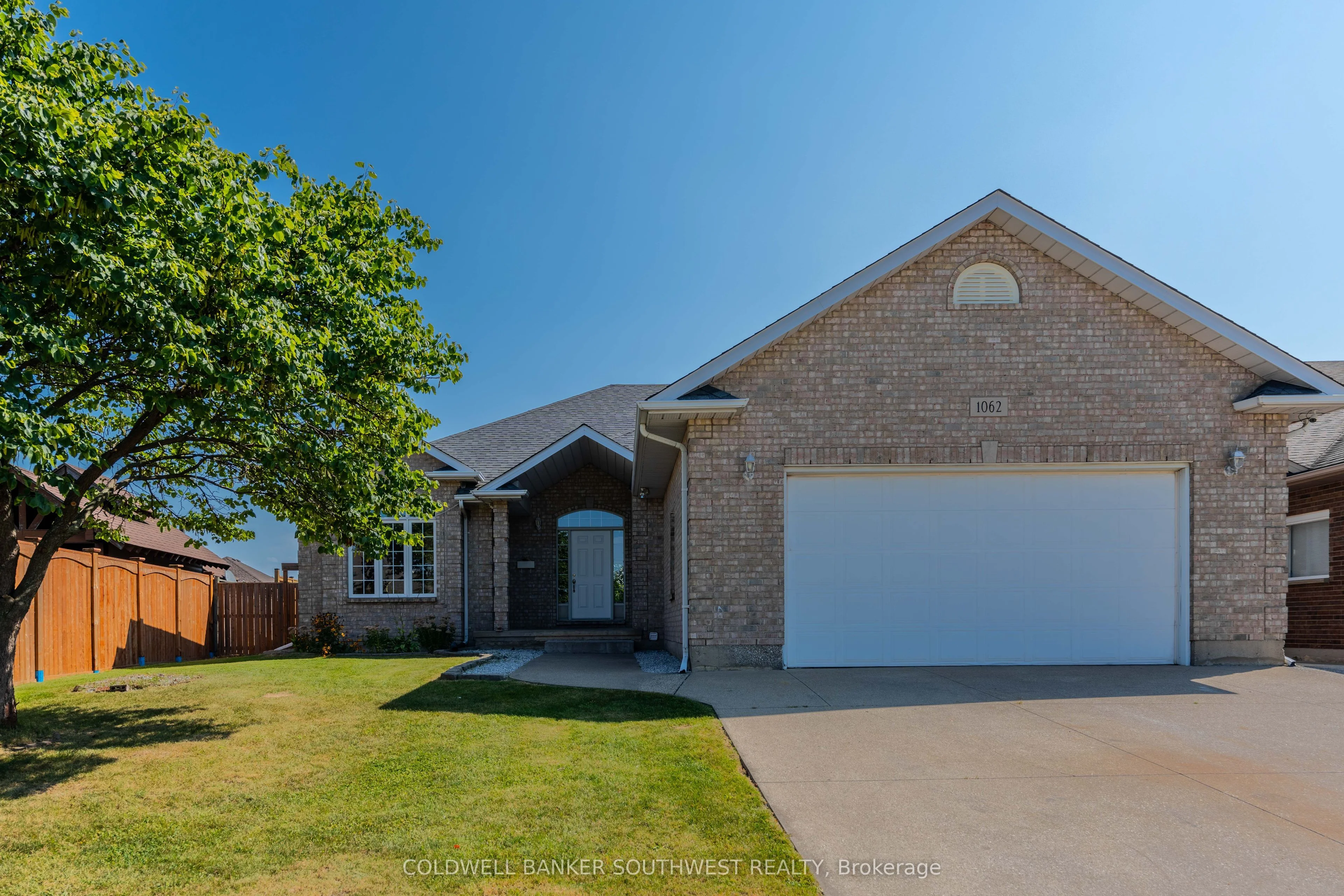 Detached in Sarnia