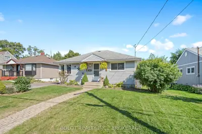 Detached in Thorold