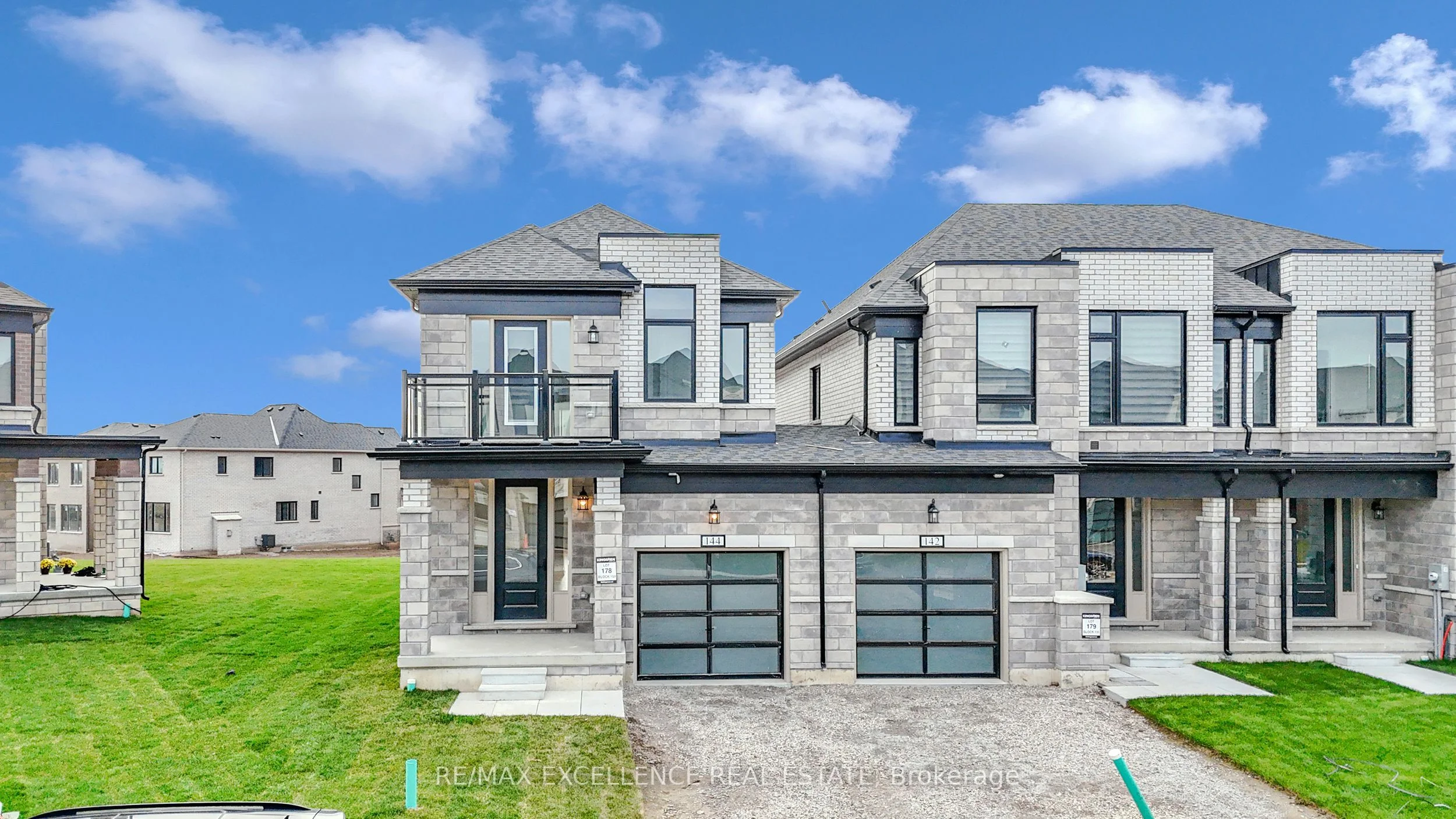 Att/Row/Townhouse in Woodstock