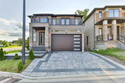Detached in Hamilton