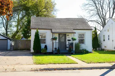 Detached in Brantford