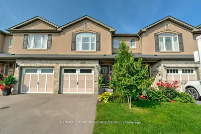 Att/Row/Townhouse in Hamilton