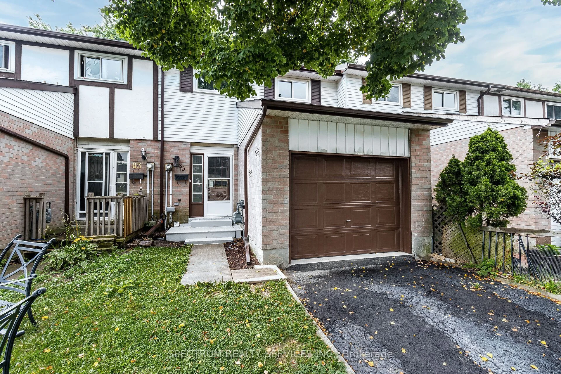 Att/Row/Townhouse in Hamilton