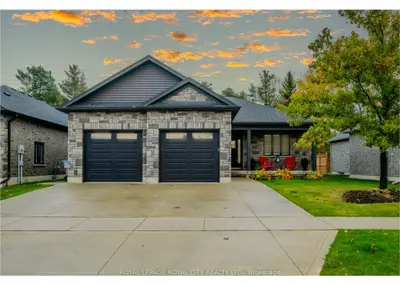 Detached in North Perth