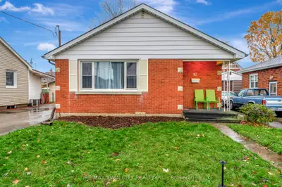 Detached in Brantford