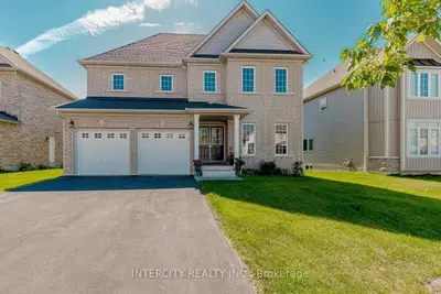 Detached in Centre Wellington