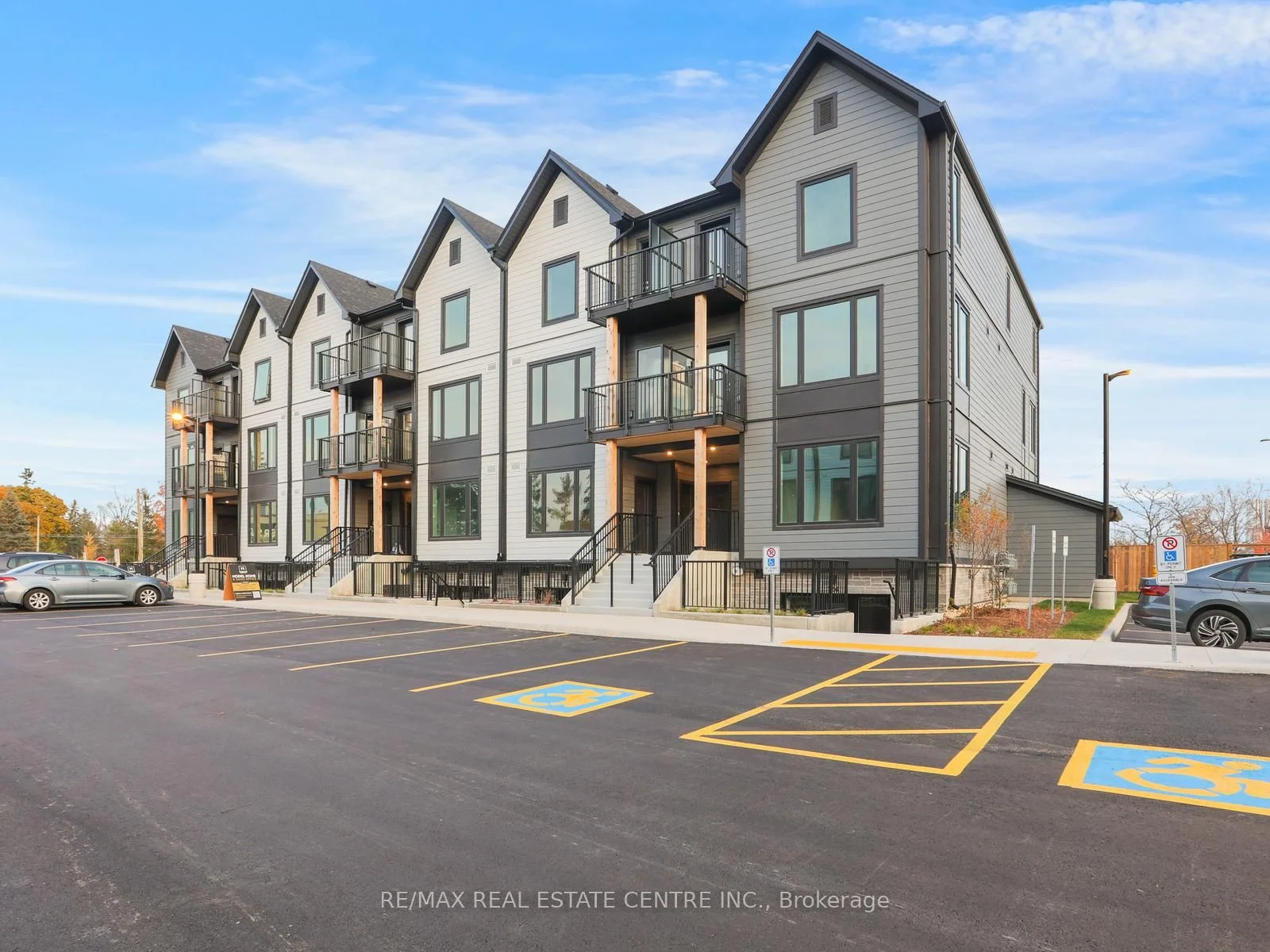 Condo Townhouse in Guelph