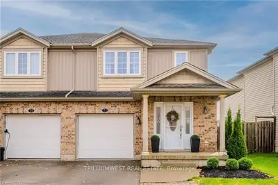 Semi-Detached in Wilmot