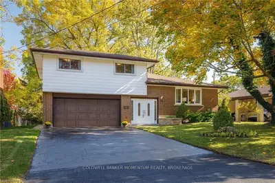 Detached in Port Colborne