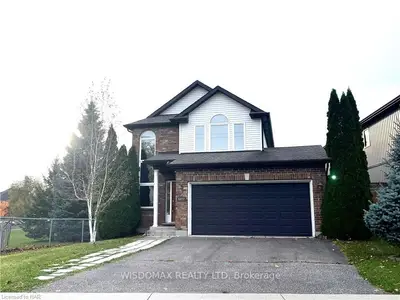Detached in Niagara Falls