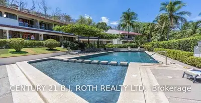 8 Villa Ocho Avenue, Costa Rica O1O 1O1
